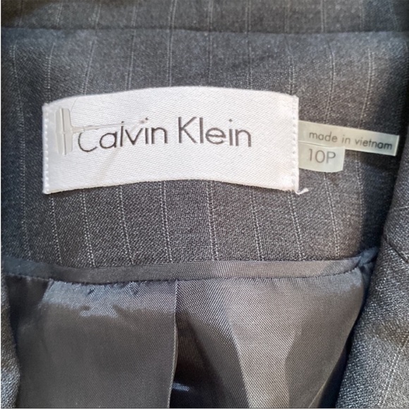 Calvin Klein button down gray pinstripe blazer - Picture 5 of 6